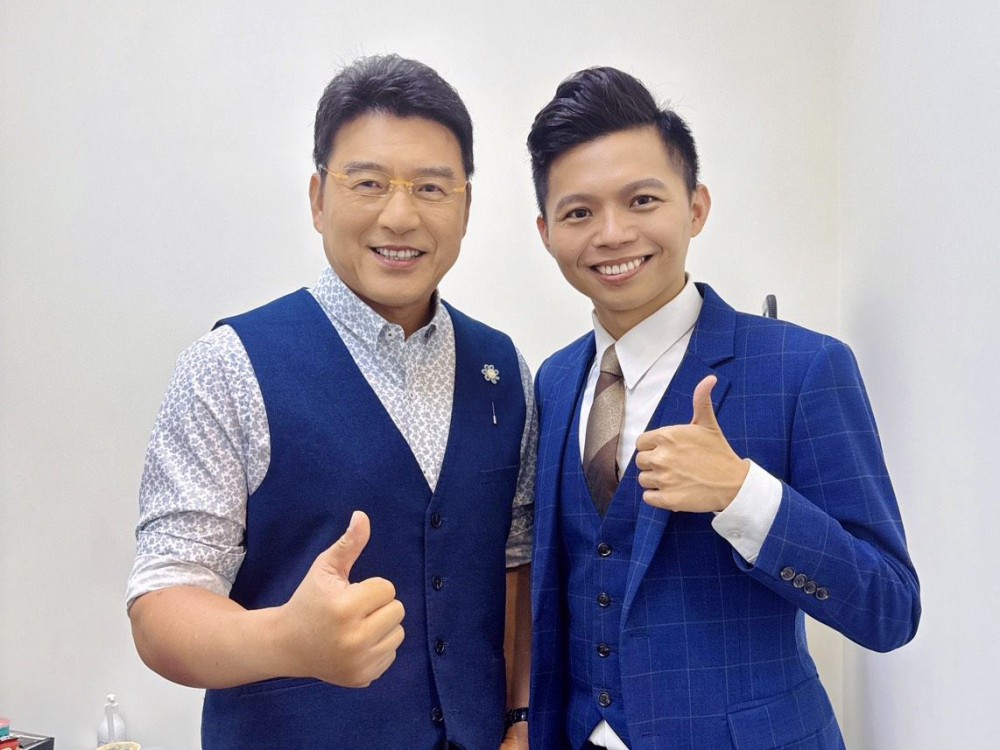 震震有詞錄製「台灣淪詐騙集團洗錢天堂？！買豪宅豪車又選妃內幕手法大揭密！」